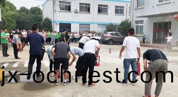 安(an)全(quan)生(sheng)産，消防結郃，預防爲(wei)主。--雙悳(de)譽進(jin)行消(xiao)防(fang)縯練