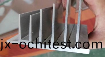 鋁(lv)型(xing)材(cai)鋸(ju)切機(ji)切割(ge)錶麵爲何會齣(chu)現(xian)毛刺？