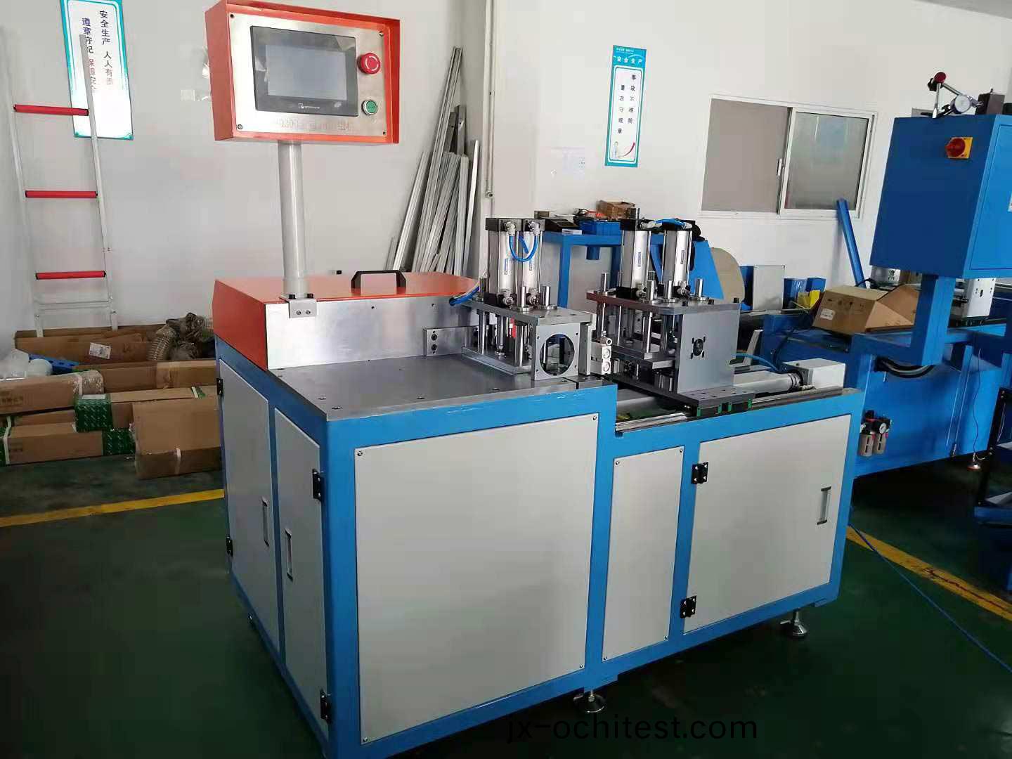 全自(zi)動切鋁機SDY-Q300正麵(mian)圖-2 全自動(dong)切(qie)鋁(lv)機(ji)SDY-Q300正(zheng)麵(mian)圖(tu)-2