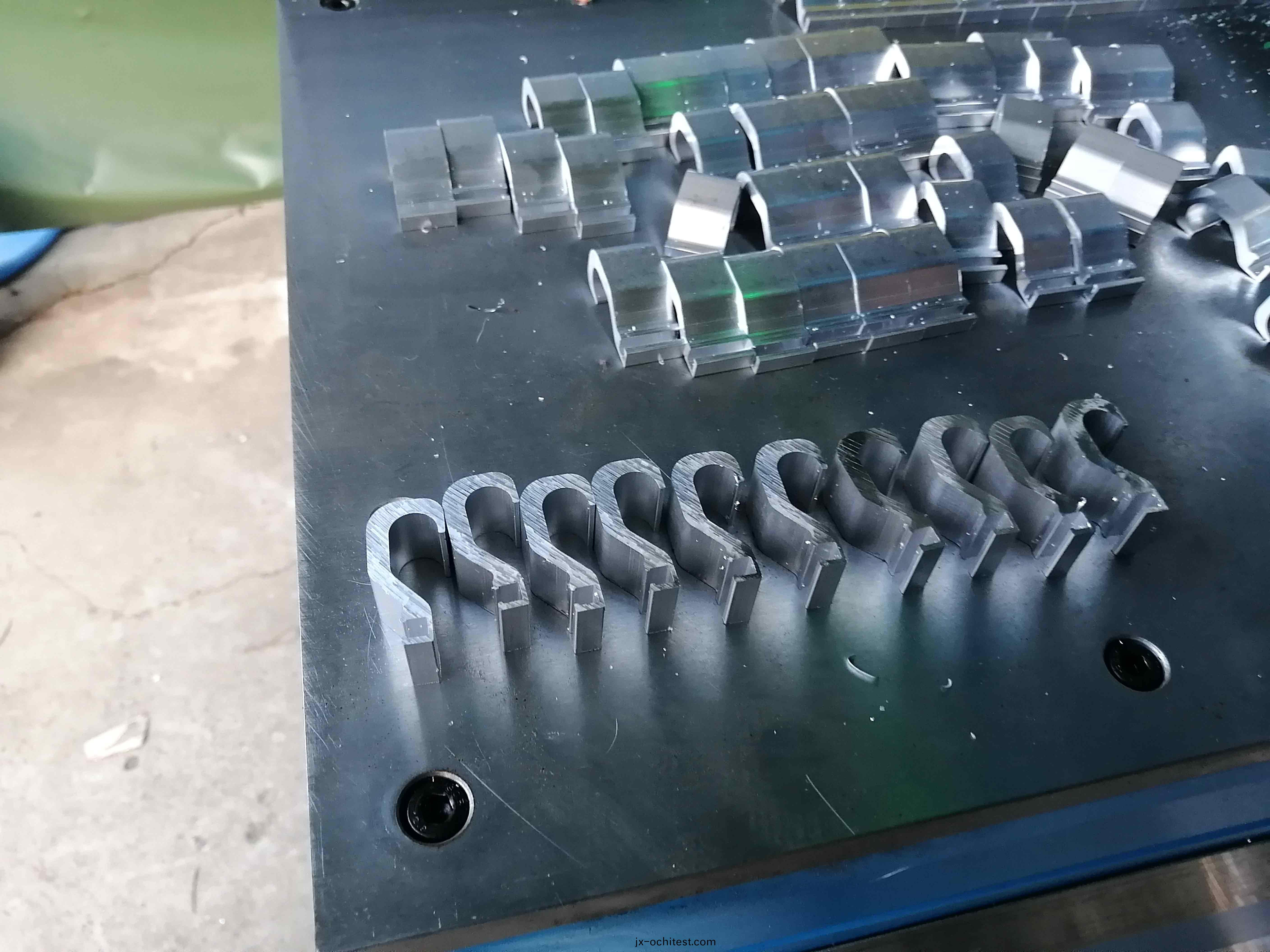 鋁(lv)型(xing)材異(yi)性材料