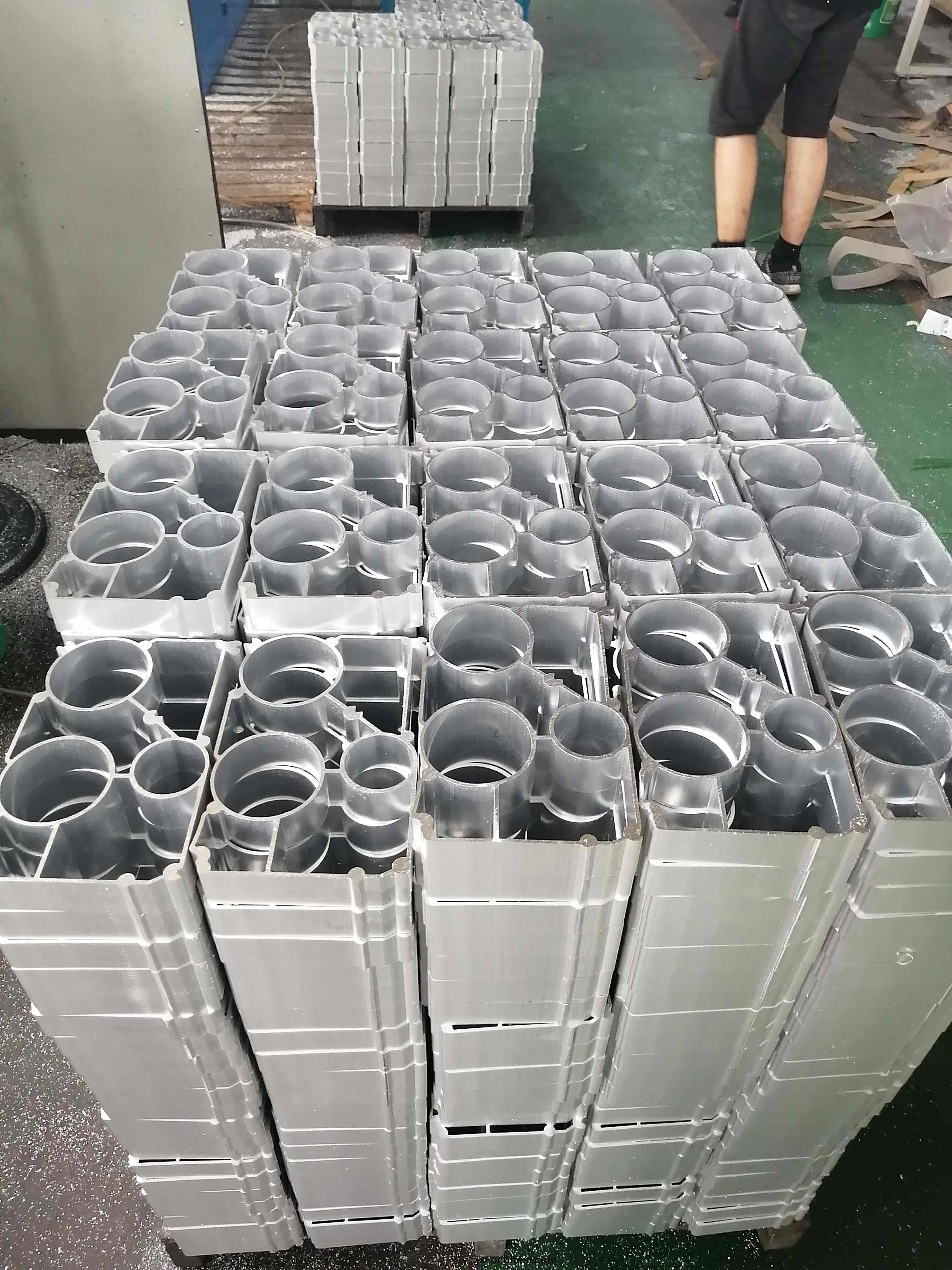 特斯(si)拉汽車零(ling)部(bu)件1 特斯拉汽車(che)零部件1