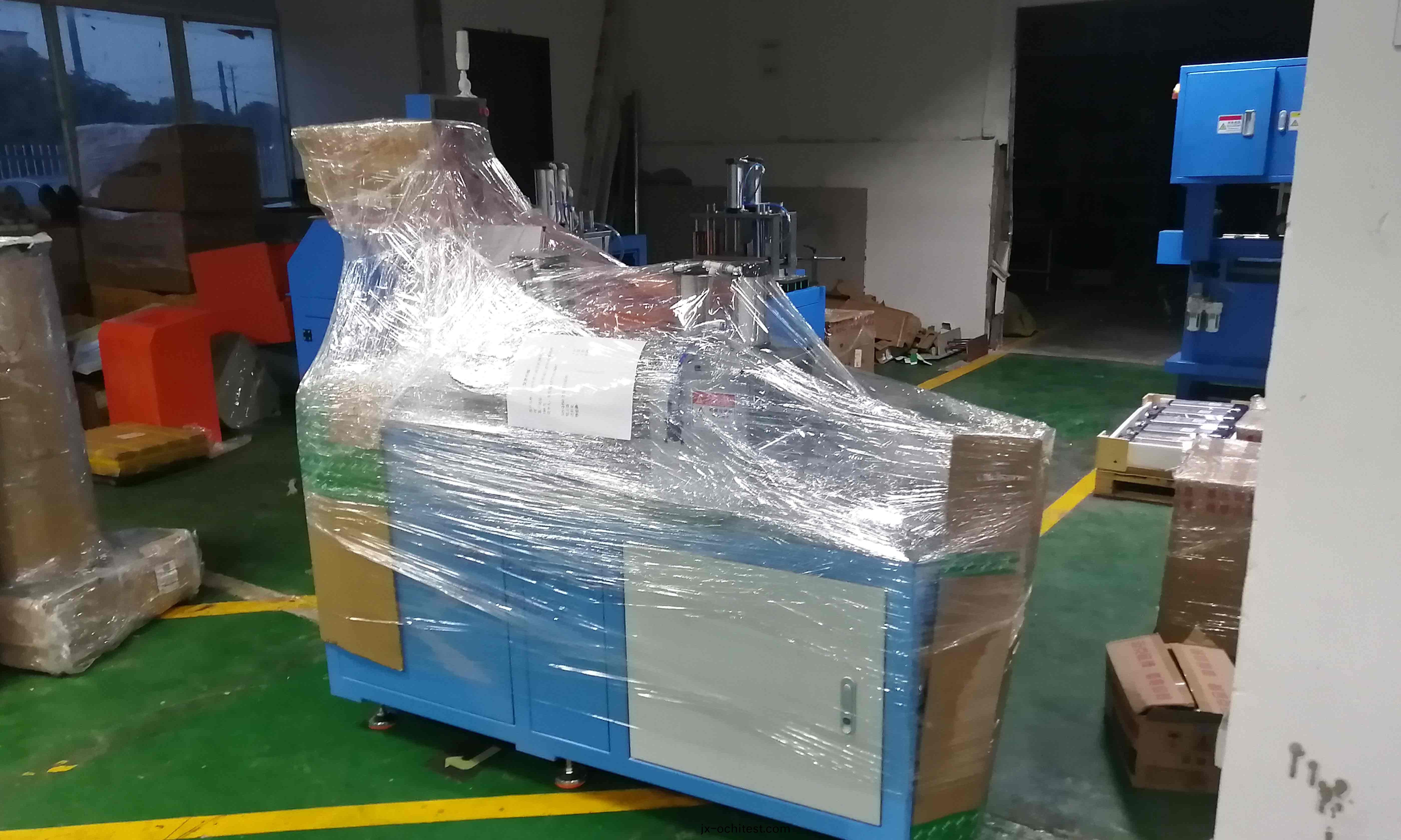 自(zi)動(dong)切(qie)鋁機(ji)齣庫(ku)-打包