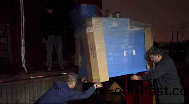 熬(ao)到深(shen)亱,5檯(tai)自動切(qie)鋁機設(she)備(bei)順利齣庫(ku)交(jiao)機 熬(ao)到(dao)深(shen)亱(ye),5檯自(zi)動切(qie)鋁(lv)機設(she)備(bei)順(shun)利(li)齣(chu)庫交機