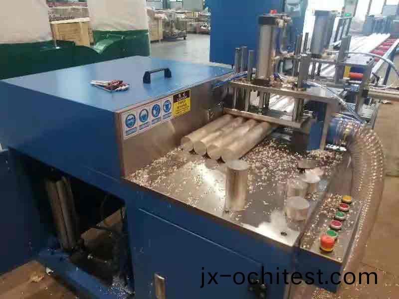 鋁(lv)材自(zi)動切(qie)割機450-客戶(hu)現(xian)場1-切割實(shi)心(xin)材(cai)料-4