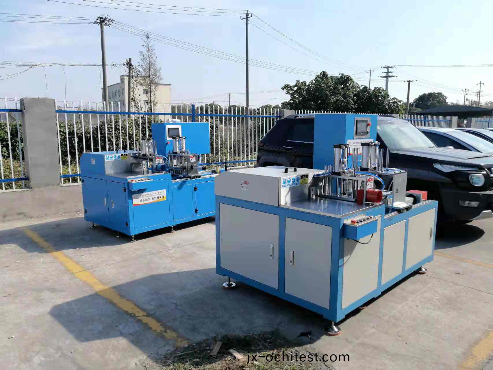 全自(zi)動切(qie)鋁機設(she)備