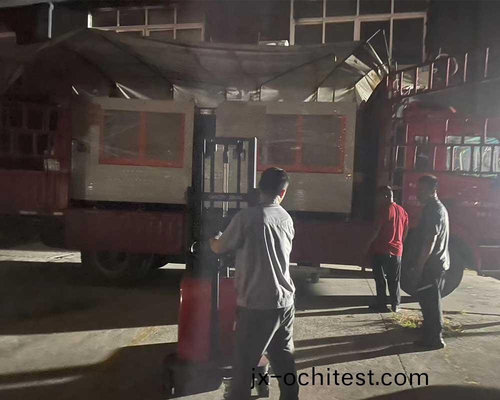 鋁(lv)型材自(zi)動(dong)切(qie)割機齣庫圖