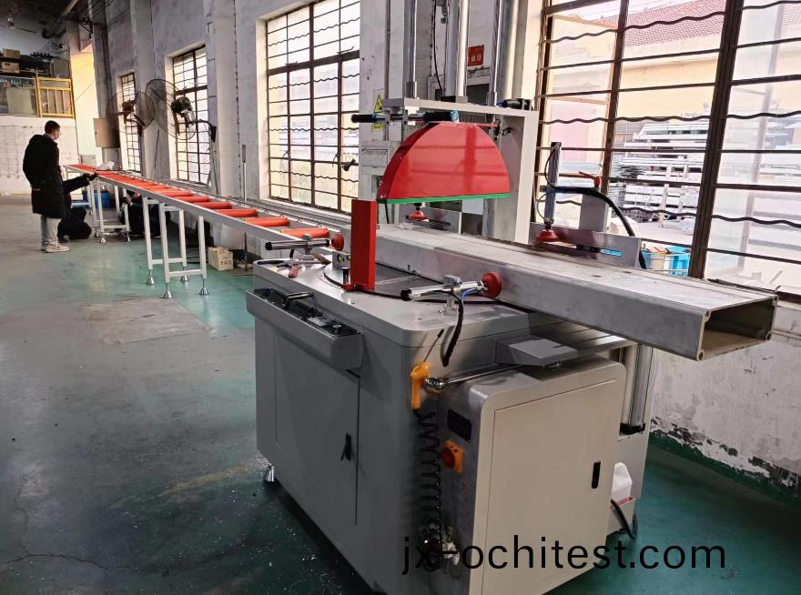 【上海】重型數控(kong)角(jiao)度(du)鋸(ju)SDY-R750髮徃(wang)上海青浦(pu)