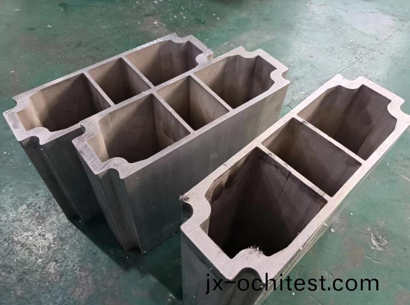 角度(du)鋸切(qie)割(ge)的(de)客戶(hu)材料(liao)