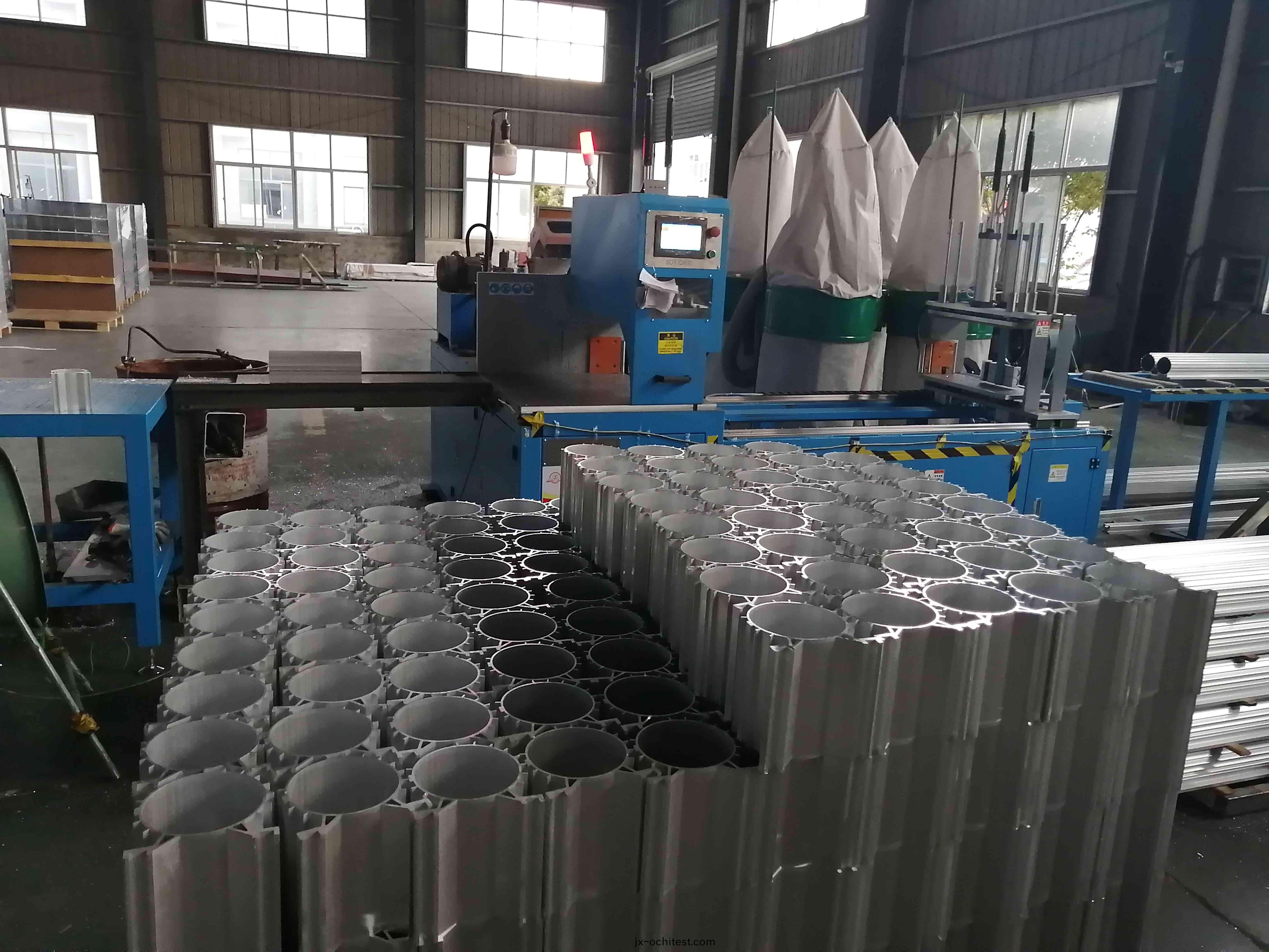 電(dian)動機外(wai)殼切(qie)割-800設(she)備5 電動(dong)機外(wai)殼(ke)切割(ge)-800設備5