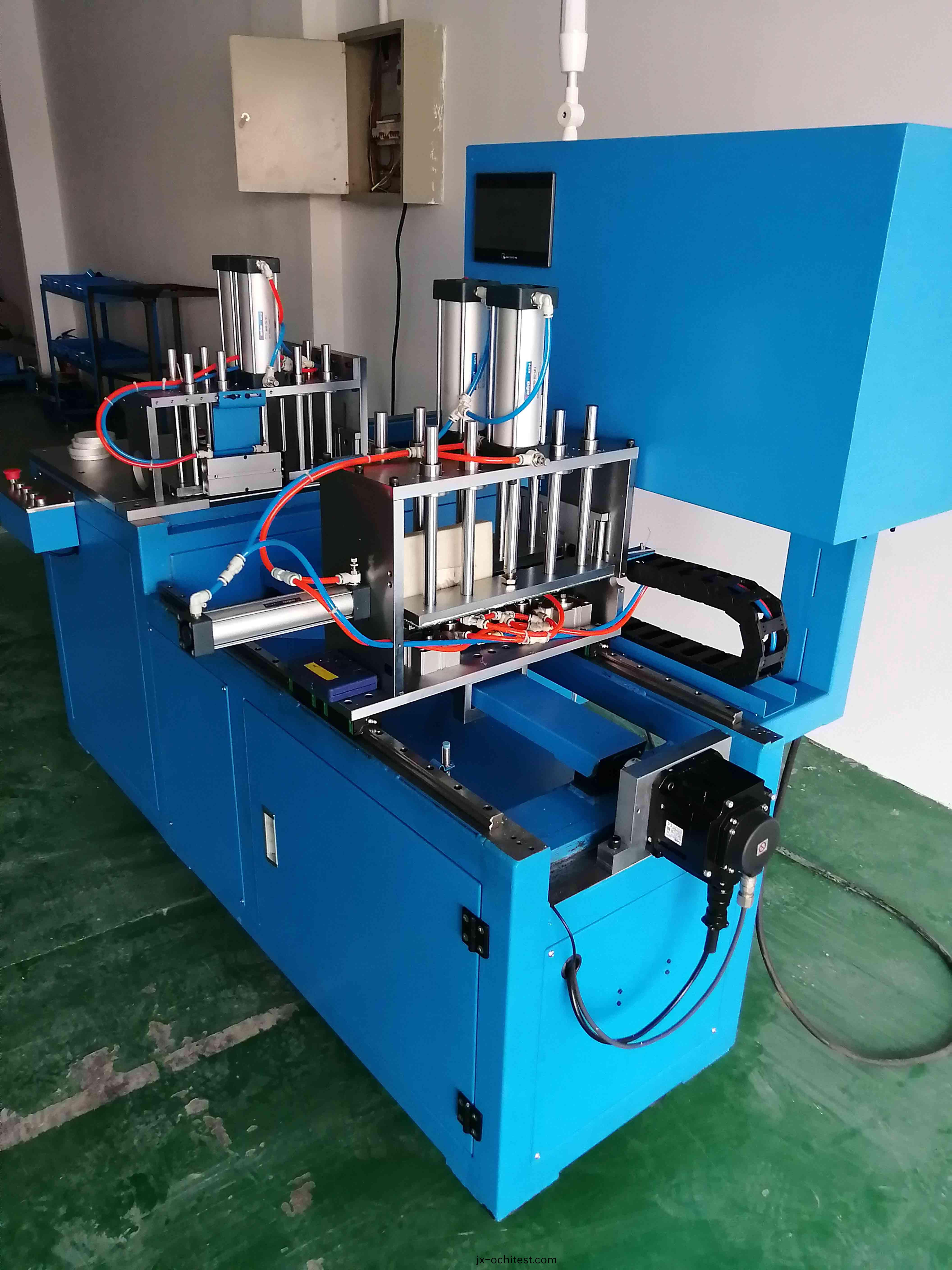 檯(tai)式(shi)鋁型材切(qie)割(ge)機(ji)的有(you)以下幾(ji)種，根(gen)據用(yong)戶需求(qiu)做(zuo)選(xuan)擇(ze)