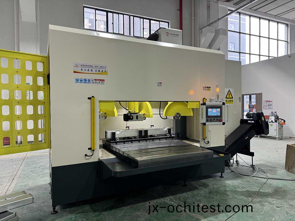 前(qian)樑(liang)多角度(du)鋸(ju)切(qie)機(ji)